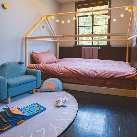 Shanghai Downtown Hills Boutique Guesthouse - Near Metro Line 7, Exit 3, Changping Road Exterior photo