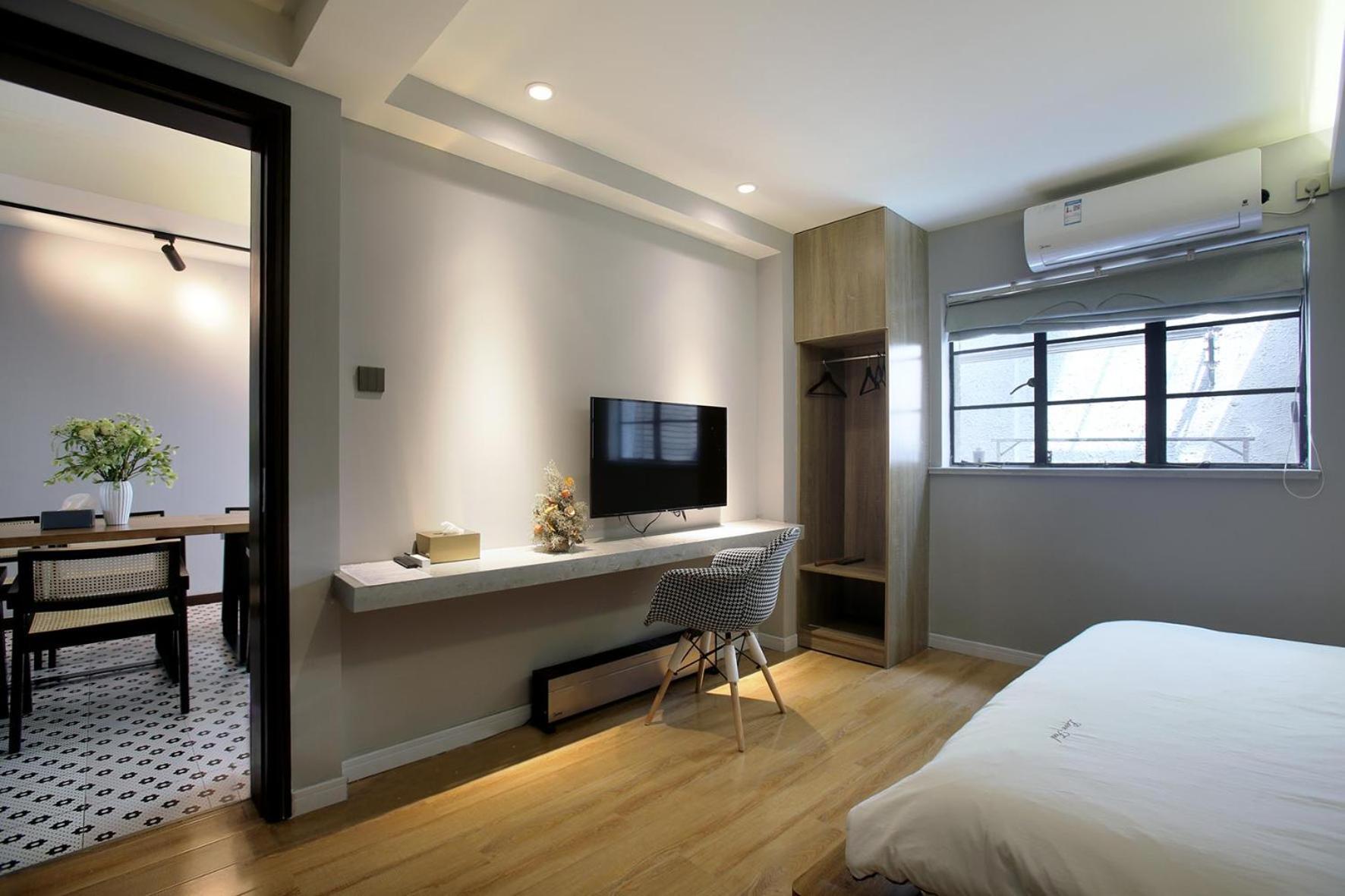 Shanghai Downtown Hills Boutique Guesthouse - Near Metro Line 7, Exit 3, Changping Road Room photo