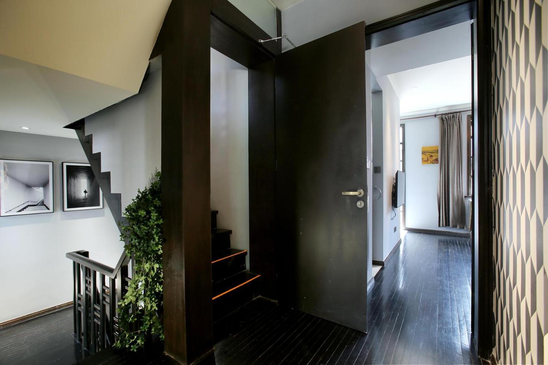 Shanghai Downtown Hills Boutique Guesthouse - Near Metro Line 7, Exit 3, Changping Road Room photo
