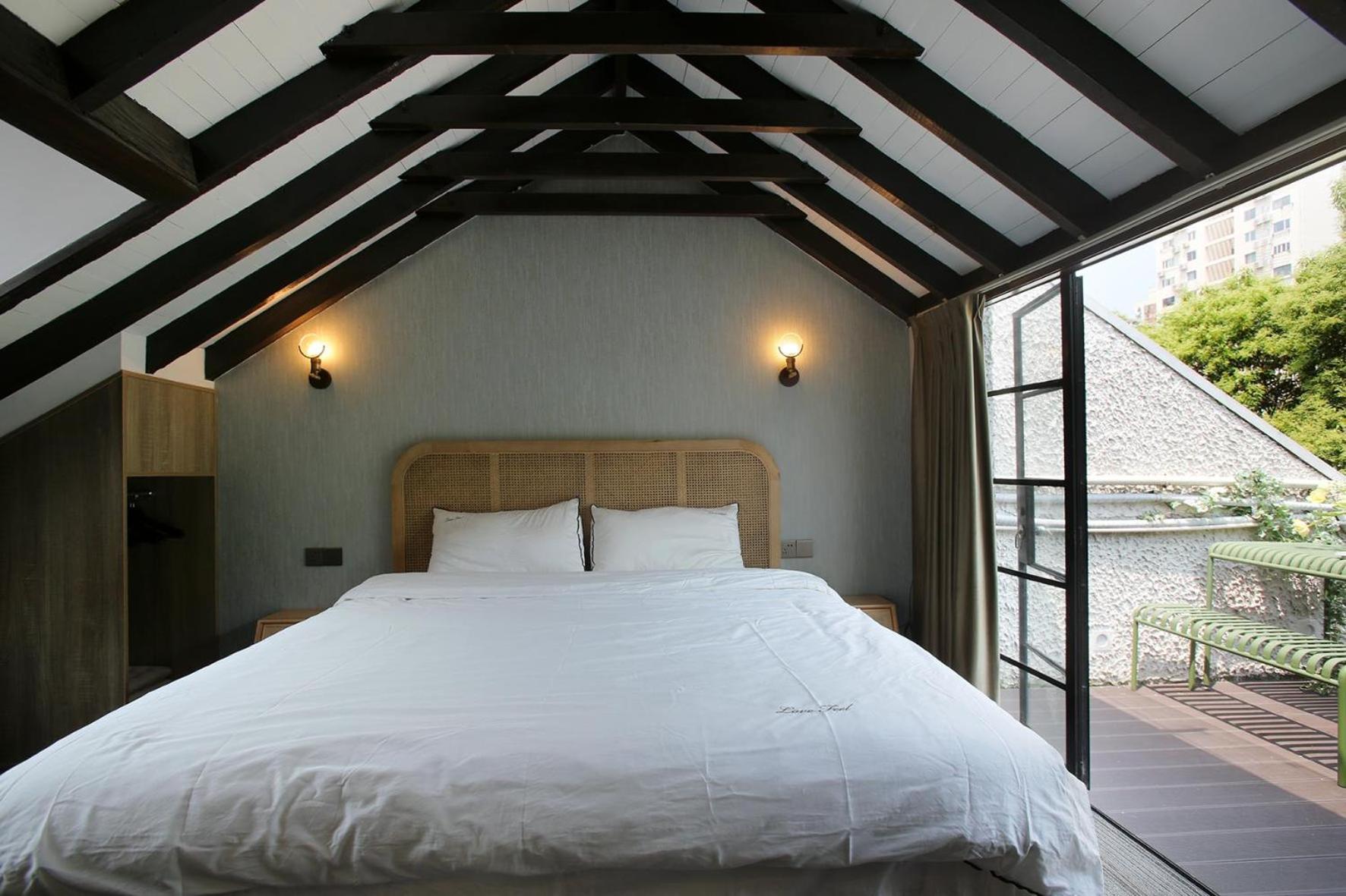 Shanghai Downtown Hills Boutique Guesthouse - Near Metro Line 7, Exit 3, Changping Road Room photo