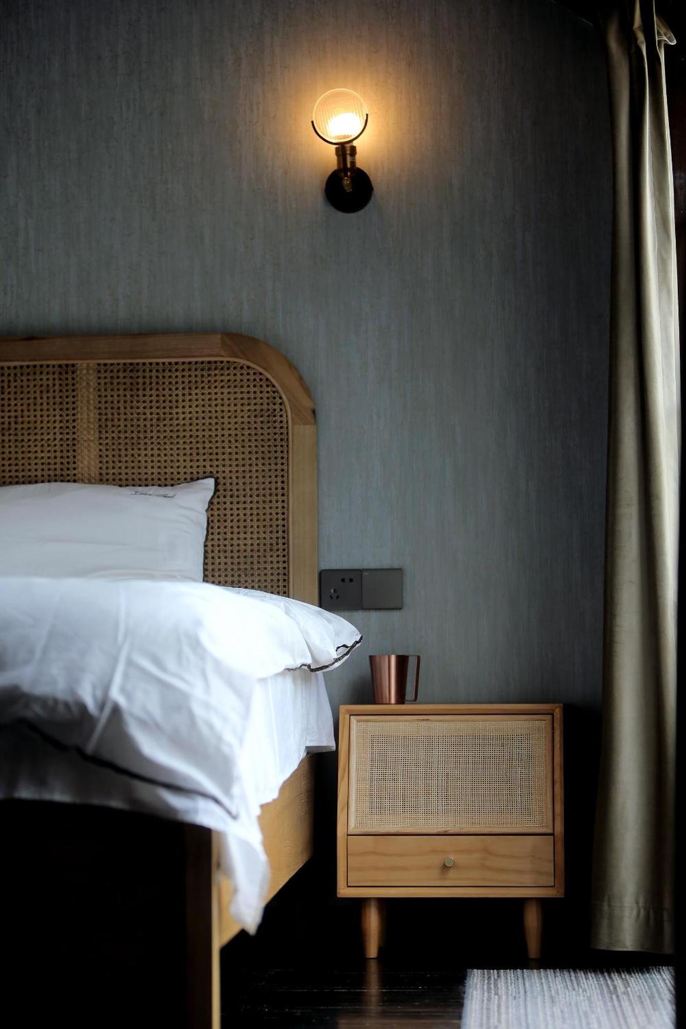 Shanghai Downtown Hills Boutique Guesthouse - Near Metro Line 7, Exit 3, Changping Road Room photo